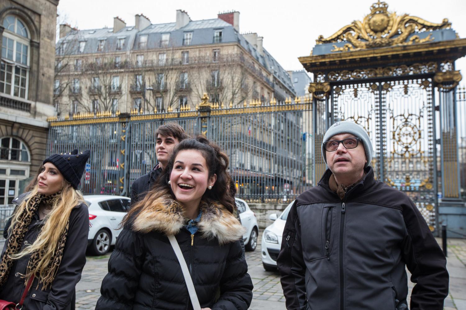 <a href='http://uv9t.htisports.com'>全球十大赌钱排行app</a>学院法语教授Pascal Rollet带领学生们到巴黎游学.